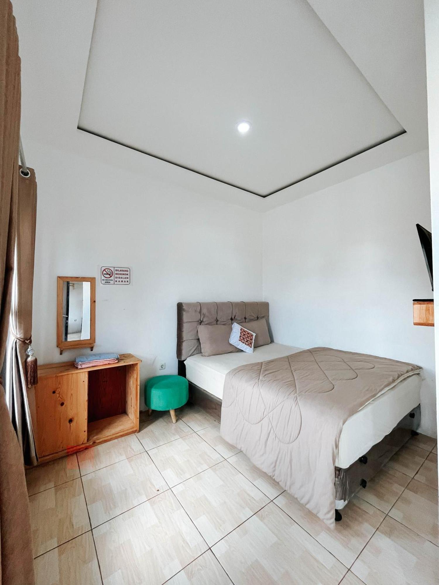 Tiga Mahkota Homestay Diyeng Esterno foto